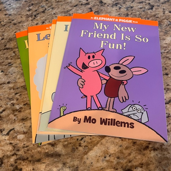 Scholastic Elephant & Piggie book bundle - Picture 4 of 8